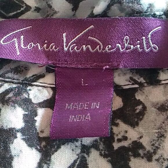 Gloria Vanderbilt button up top - Picture 9 of 14